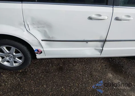 2009 Chrysler Town & Country Touring z USA, uszkodzony, nr VIN 2A8HR54149R664984